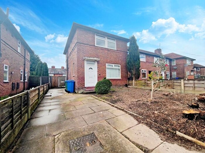 3 Bedroom Terraced House To Rent In Halliday Road, Manchester, M40
