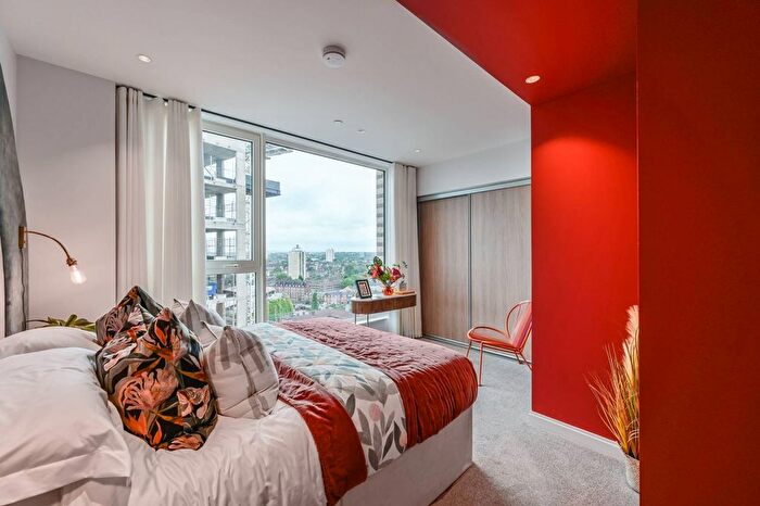 2 Bedroom Flat For Sale In Oval Village, Oval, SE11
