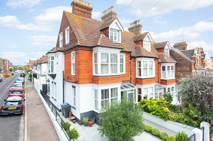 4 Bedroom End Of Terrace House For Sale In Thanet Road, Ramsgate, CT11