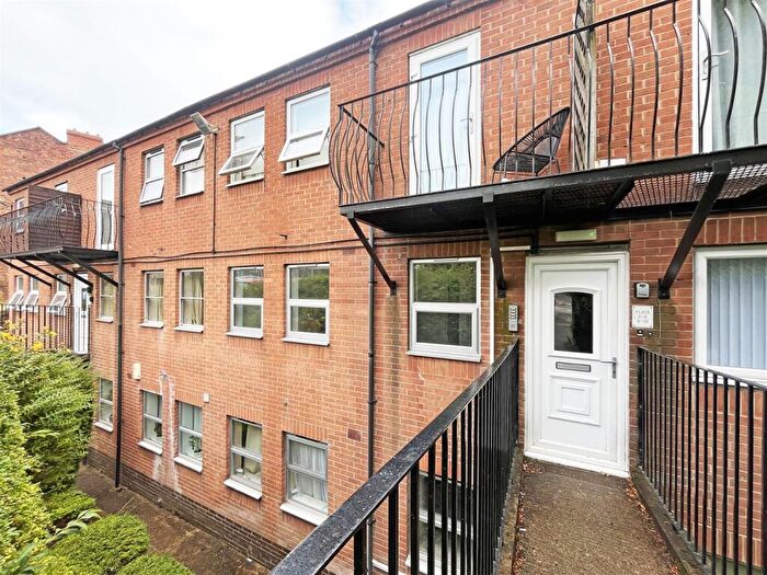 2 Bedroom Flat To Rent In Plowright Court, Woodborough Road, Mapperley, Nottingham, NG3