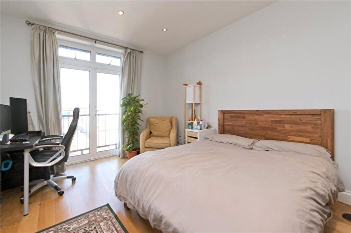 4 Bedroom Apartment To Rent In Camden Road, London, N7