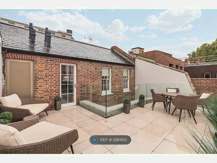 2 Bedroom Flat To Rent In Warwick Court, London WC1R