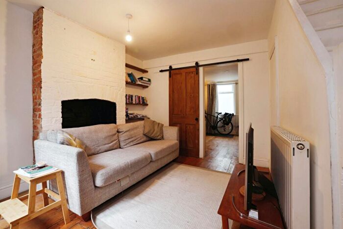 1 Bedroom House To Rent In New Road, Calne, SN11