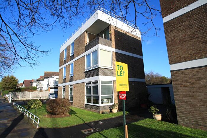 2 Bedroom Apartment To Rent In Chalkwell Avenue, Westcliff-On-Sea, SS0