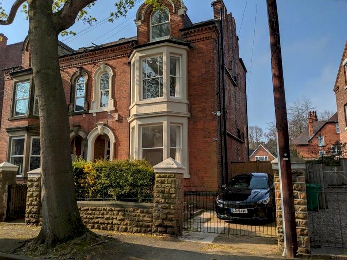 4 Bedroom Semi-Detached House To Rent In Vickers Street, Nottingham, NG3