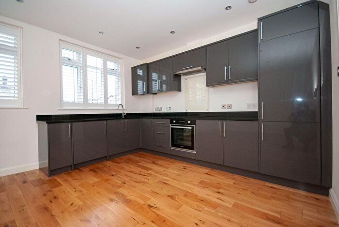 2 Bedroom Flat To Rent In London Road, Leigh-on-Sea, SS9