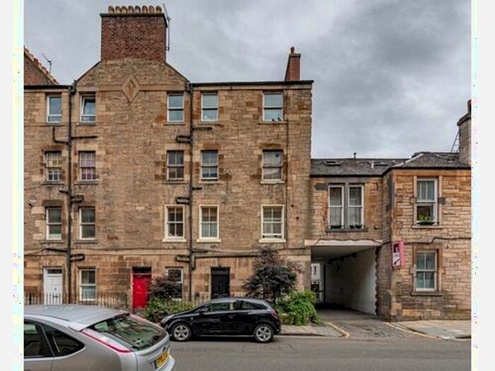2 Bedroom Flat To Rent In Grove Street, Edinburgh, EH3