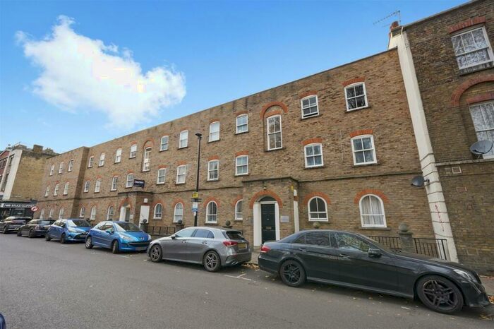 1 Bedroom Apartment To Rent In Wilton Court, Cavell Street, Whitechapel, E1