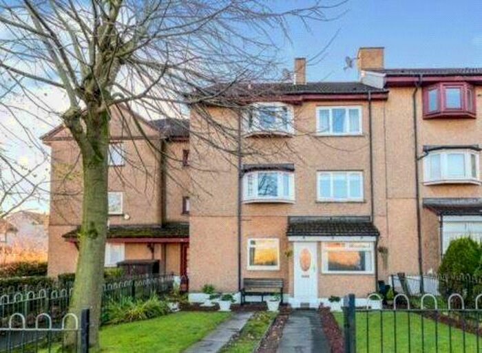 2 Bedroom Flat To Rent In Lochdochart Road, Glasgow, G34