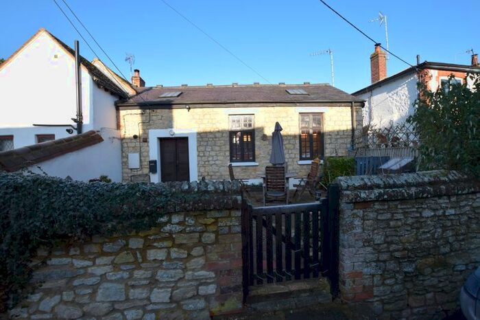 2 Bedroom Terraced House To Rent In High Street, Dinton, Aylesbury HP17