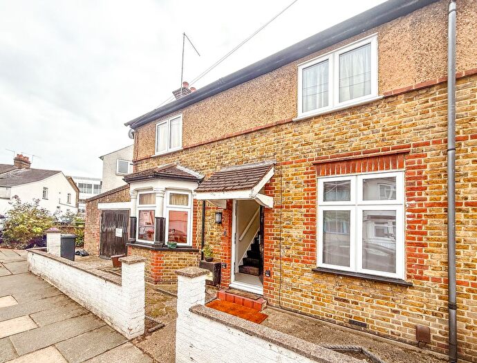 3 Bedroom Semi-detached House To Rent In Osborne Road, Watford, WD24