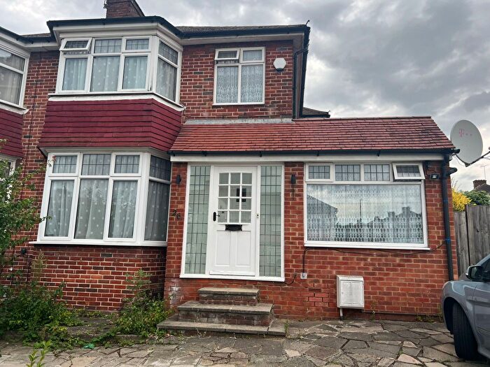 4 Bedroom Semi-Detached House To Rent In Crowshott Avenue, Stanmore, HA7