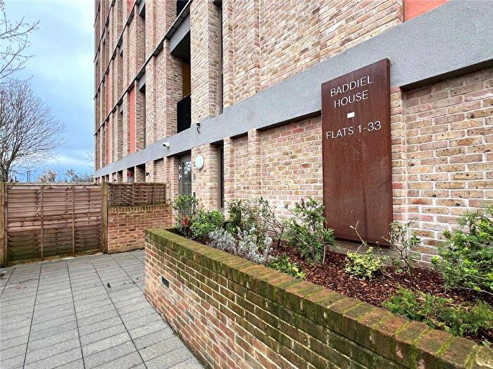 3 Bedroom Apartment To Rent In Oberman Road, London, NW10