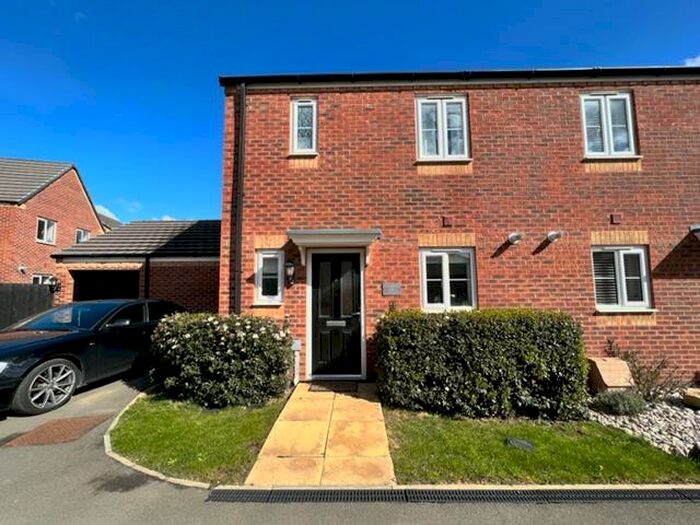 2 Bedroom House To Rent In Kelso Drive, Bourne, PE10