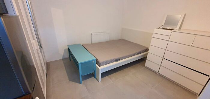 Studio To Rent In Charnwood Close, New Malden, KT3