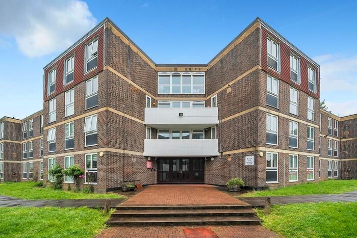 1 Bedroom Flat To Rent In Rusper Close, Stanmore, HA7