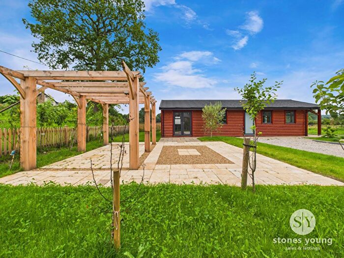 2 Bedroom Mobile/park Home For Sale In Preston Road, Ribchester, PR3