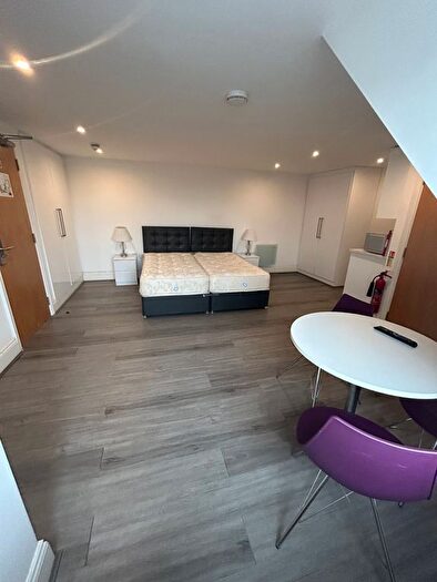 Studio To Rent In Finchley Road, London, NW3