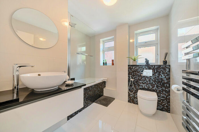 1 Bedroom Flat For Sale In Myddelton Park, Whetstone, N20
