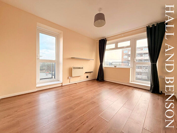 2 Bedroom Apartment To Rent In Park Farm Drive, Allestree, DE22