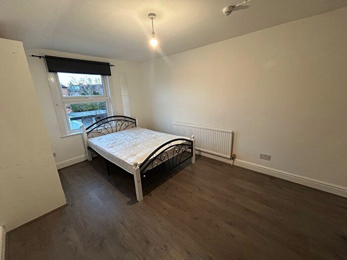 Studio To Rent In Whittington Road, London, N22