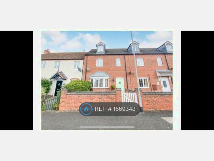 3 Bedroom Terraced House To Rent In The Square, Kirton, PE20