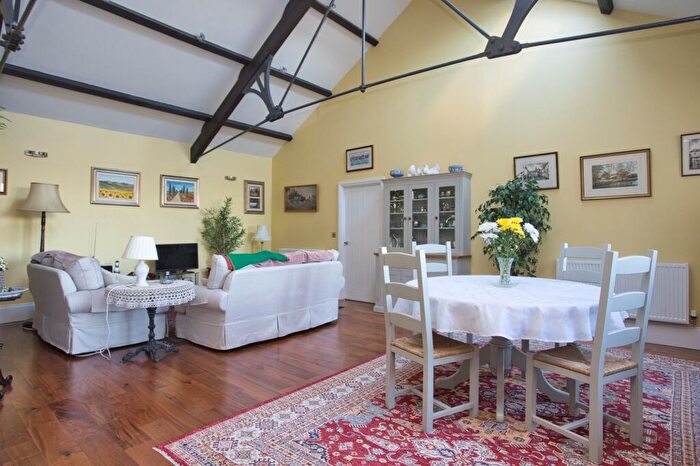 2 Bedroom Flat For Sale In Eversley Park, Folkestone, CT20