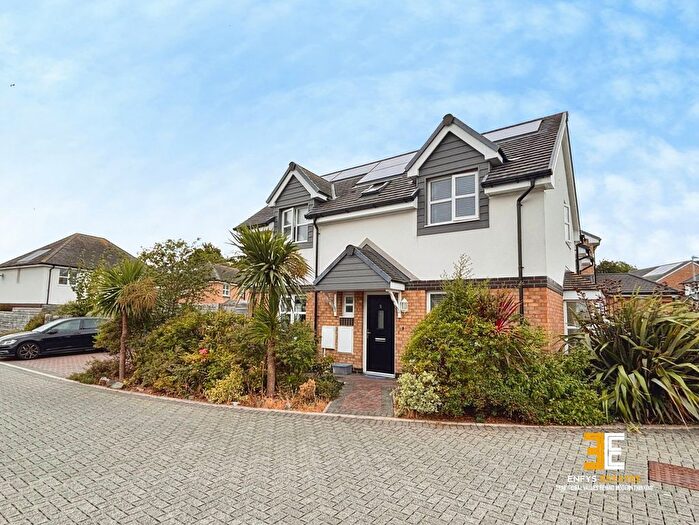 3 Bedroom Semi-Detached House For Sale In Llys Wynne, Llandudno Junction, Conwy, LL31
