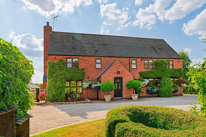 5 Bedroom Detached House For Sale In Discover The Charm Of The Olde Tannery..., NG22