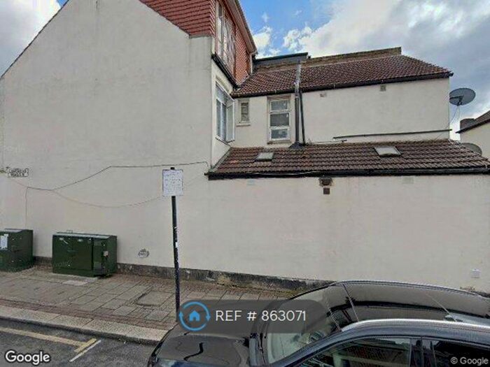 2 Bedroom Flat To Rent In Totterdown Street, London, SW17