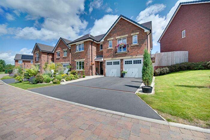5 Bedroom Detached House For Sale In Thistle Way, Congleton, CW12