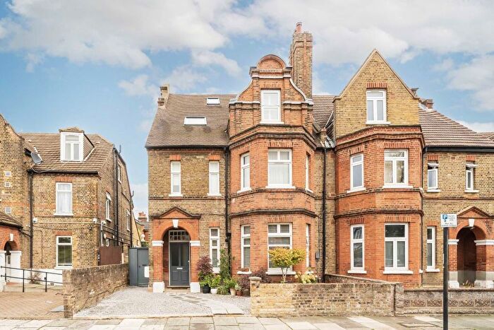 1 Bedroom Flat For Sale In Newburgh Road, Acton, W3