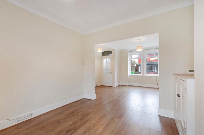 3 Bedroom End Of Terrace House To Rent In Hythe Road, Ashford, TN24