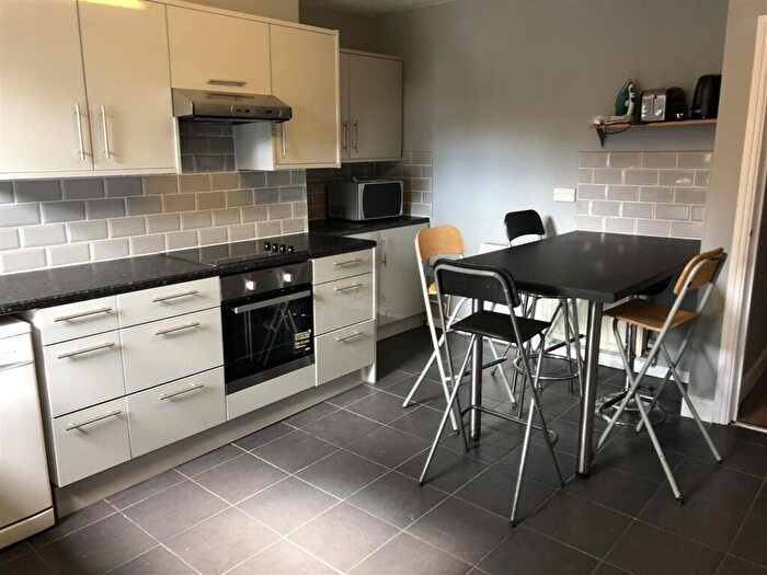 4 Bedroom Terraced House To Rent In Ridgeway Terrace, Woodhouse, Leeds, LS6