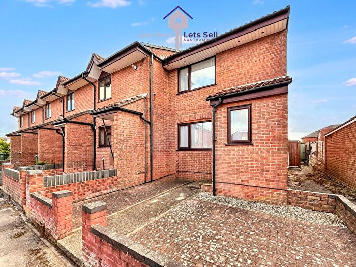 2 Bedroom End Of Terrace House For Sale In Chapel Crescent, Sholing, SO19