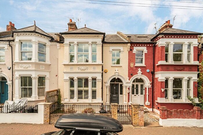 5 Bedroom Terraced House To Rent In Culverden Road, Balham, SW12