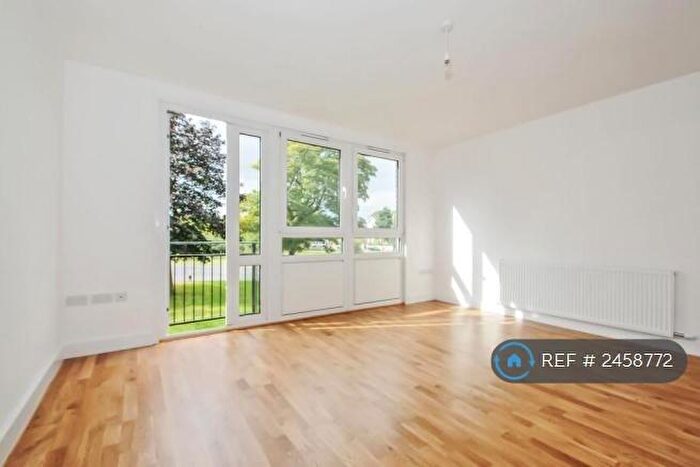 2 Bedroom Maisonette To Rent In Mandeville Close, London, SE3