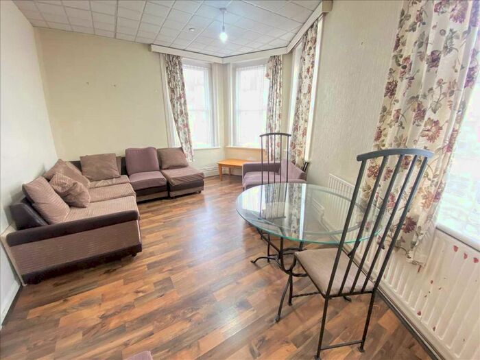 1 Bedroom Flat To Rent In Manor Road, London, W13