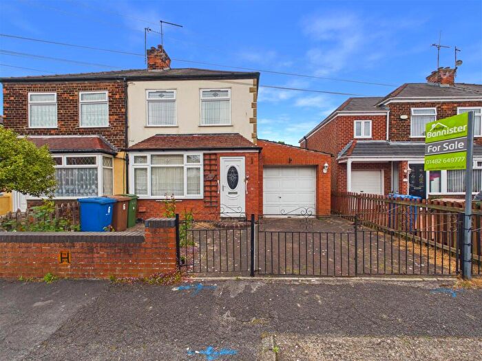 2 Bedroom Semi-Detached House For Sale In Acadia Grove, Hessle, HU13