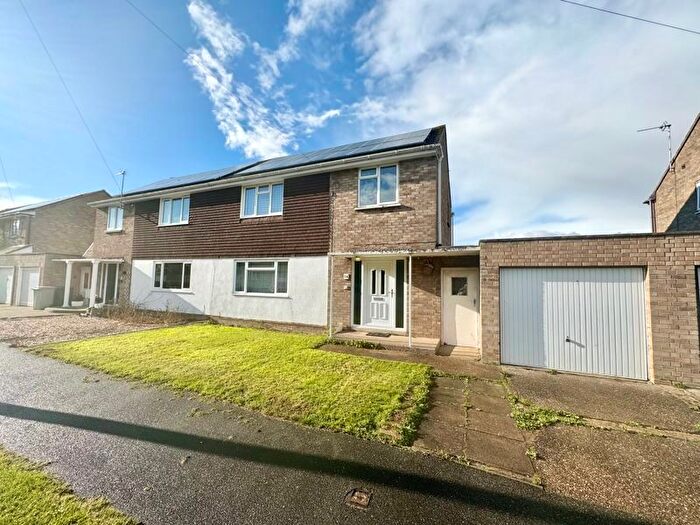 3 Bedroom Semi-Detached House For Sale In Provost Road, Manby, Louth, LN11