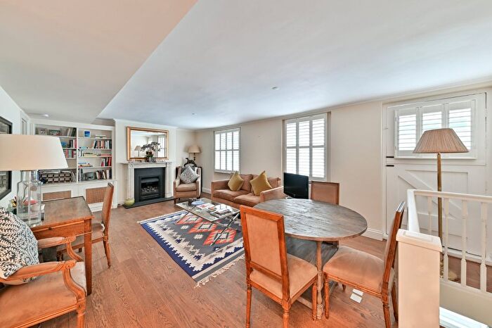 3 Bedroom Flat For Sale In Atherstone Mews, London, SW7