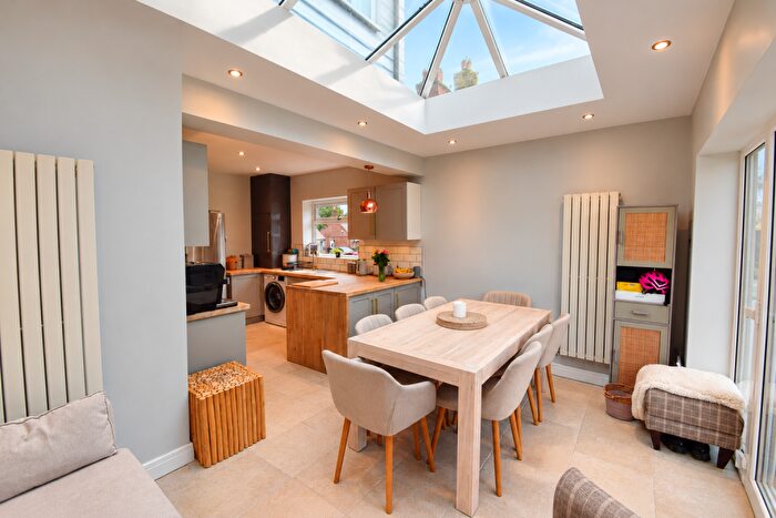 4 Bedroom Bungalow For Sale In Avalon Drive, Freckleton, Preston, PR4