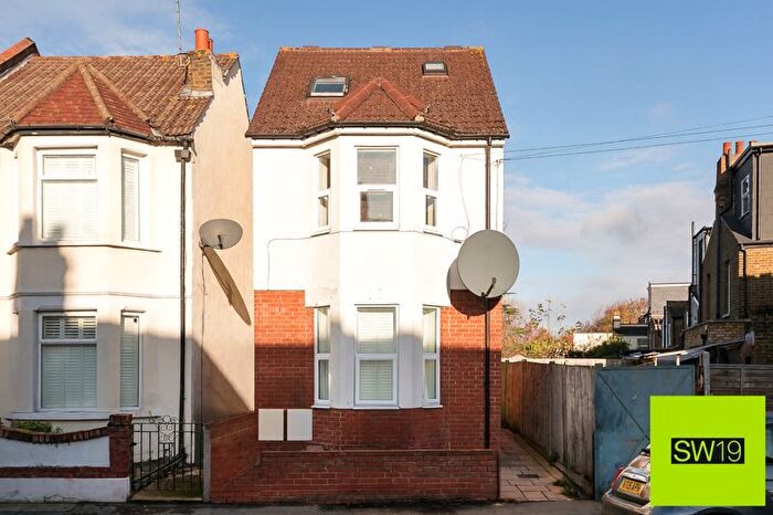 1 Bedroom Flat For Sale In Fortescue Road, London, SW19