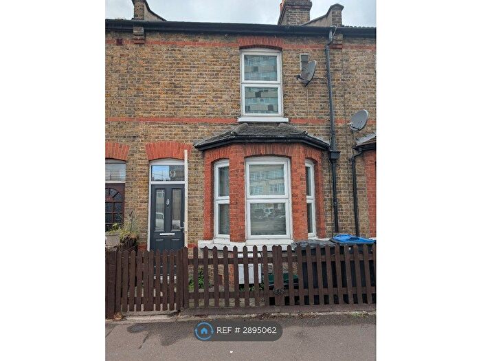 2 Bedroom Terraced House To Rent In Crown Road, Morden, SM4
