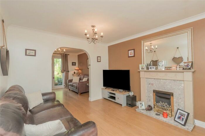 4 Bedroom Detached House For Sale In Red Vale, Gomersal, West Yorkshire, BD19