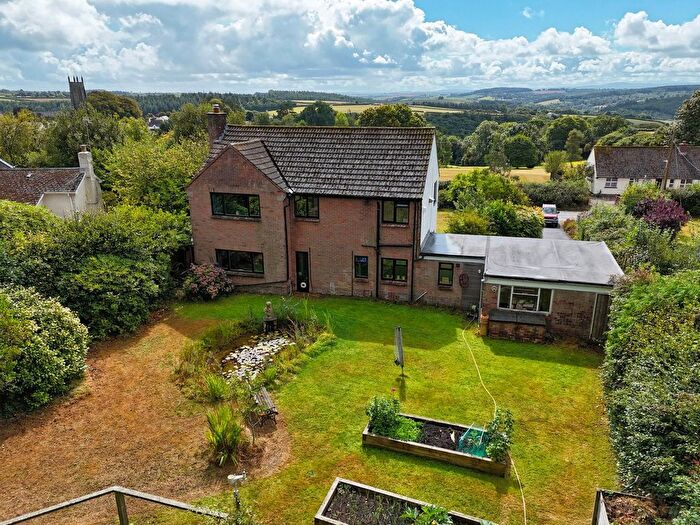 4 Bedroom Detached House For Sale In Leigh Road, Chulmleigh, EX18