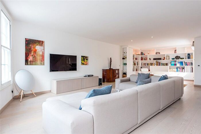 3 Bedroom Terraced House To Rent In Thornhill Road, London, N1