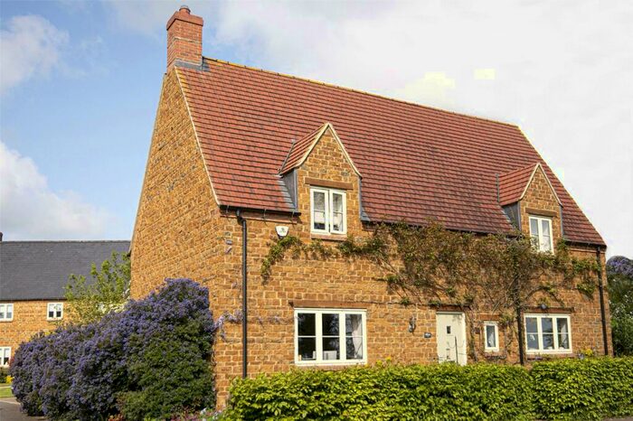 3 Bedroom Detached House For Sale In Byfield Road, Eydon, Daventry, Northamptonshire, NN11