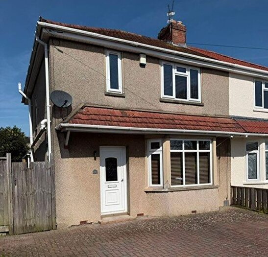 3 Bedroom Semi Detached House For Sale In Courtney Way, Kingswood, Bristol, BS15