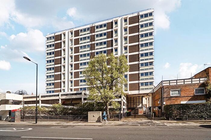 2 Bedroom Flat For Sale In Westbourne Park Road, London, W11